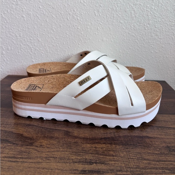Reef Women’s Kaia Cross Platform Sandals - Picture 1 of 6